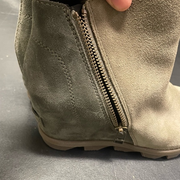 Sorel Suede Wedge Booties – Size 9.5 - Picture 4 of 5